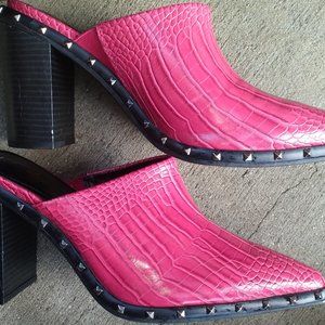 NEW Charles by Charles David Dawson Studded Mules Red SZ-10